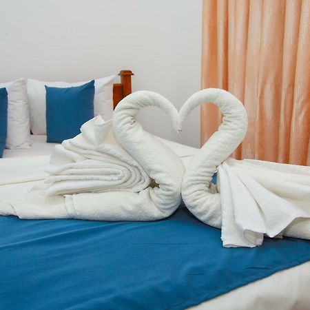 Hotel Sun Blue Uppuveli ภายนอก รูปภาพ