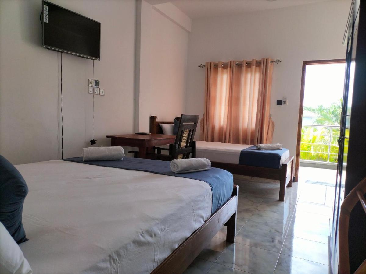 Hotel Sun Blue Uppuveli ภายนอก รูปภาพ