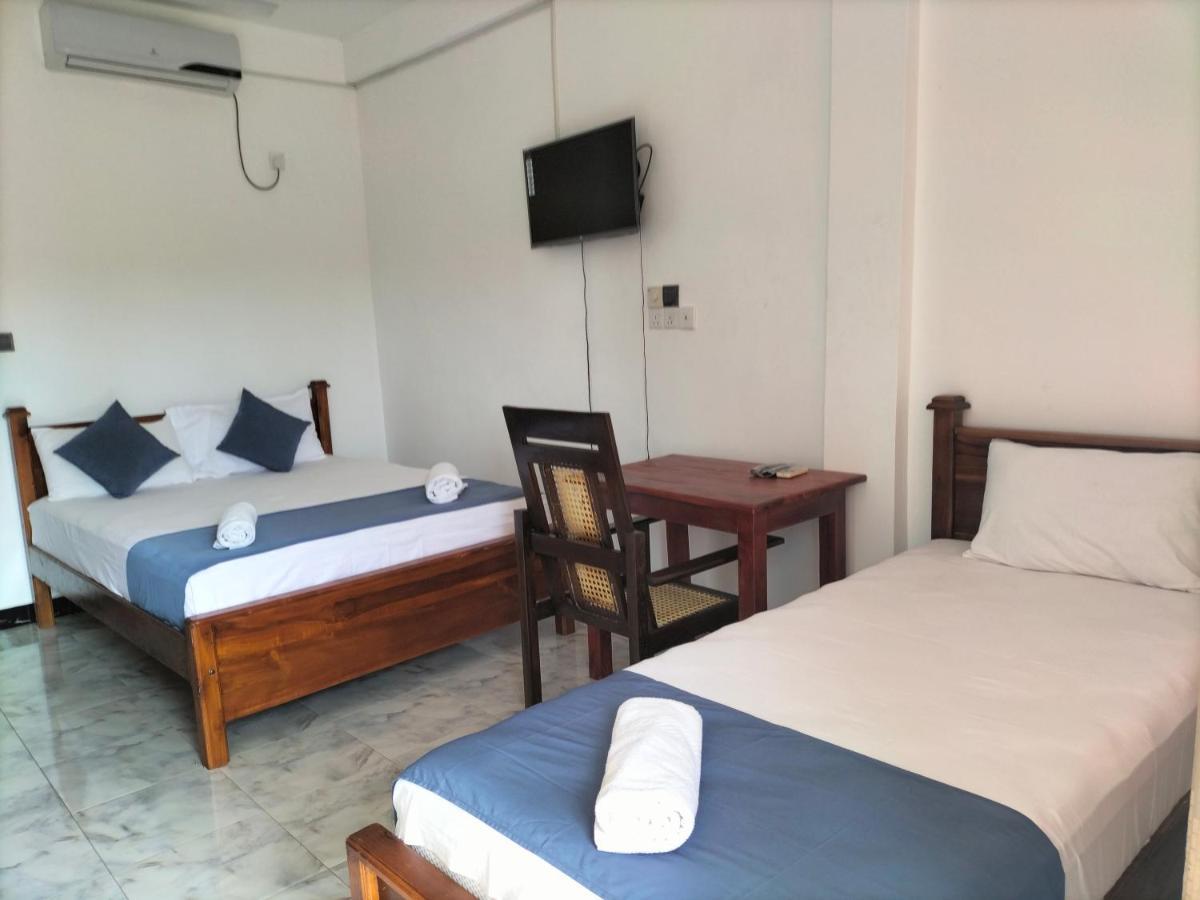 Hotel Sun Blue Uppuveli ภายนอก รูปภาพ