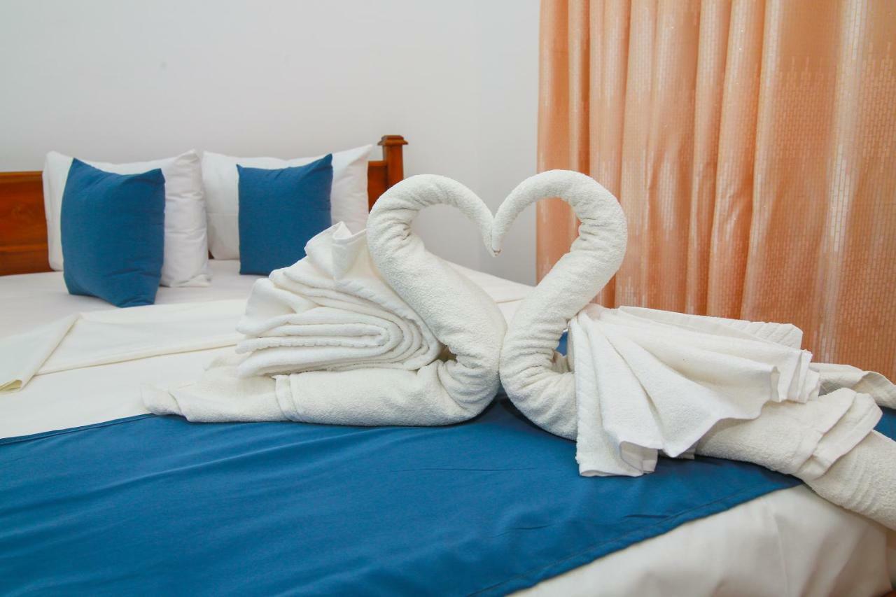 Hotel Sun Blue Uppuveli ภายนอก รูปภาพ